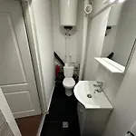Apartman Private Entrance Cozy Bukarest