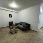 Private Entrance Cozy