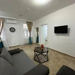 Private Entrance Cozy