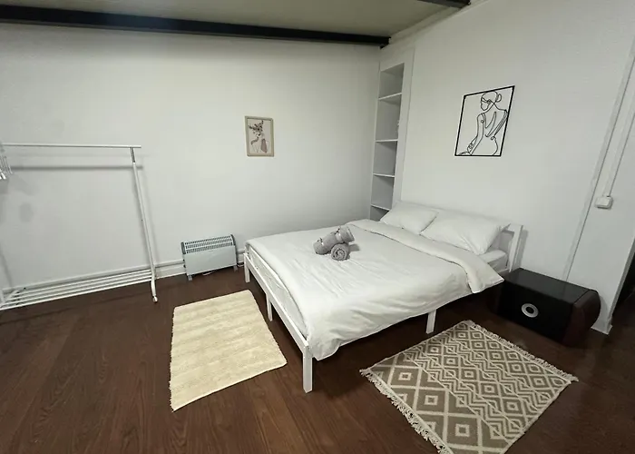 아파트 Private Entrance Cozy 부쿠레슈티