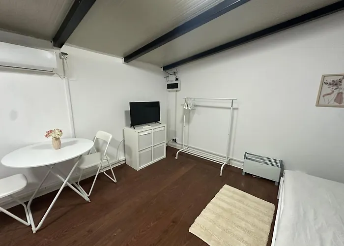 Private Entrance Cozy