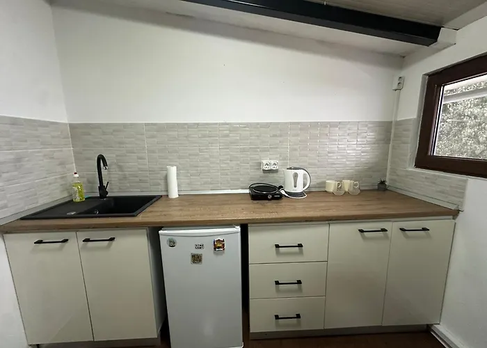 Private Entrance Cozy Апартаменти Бухарест