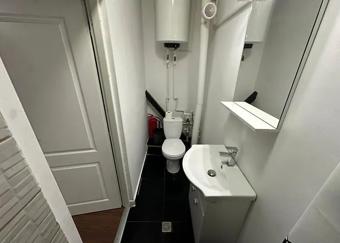 아파트 Private Entrance Cozy 부쿠레슈티